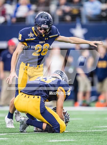 Thumbnail 3 in McKinney North vs. Highland Park (UIL 5A DI Area Playoff) photogallery.
