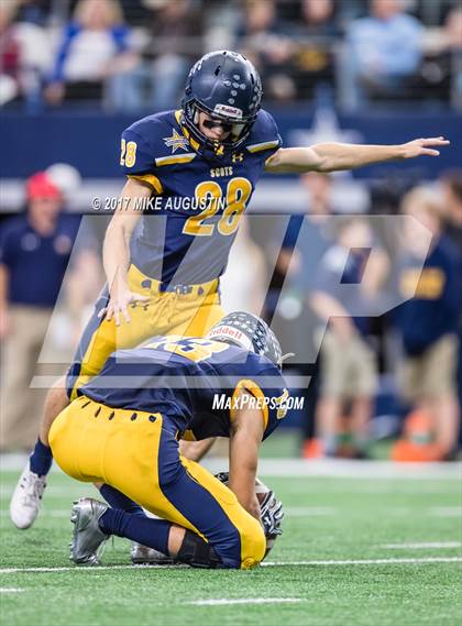 Thumbnail 1 in McKinney North vs. Highland Park (UIL 5A DI Area Playoff) photogallery.