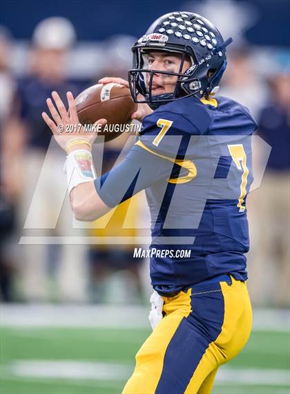 Thumbnail 2 in McKinney North vs. Highland Park (UIL 5A DI Area Playoff) photogallery.