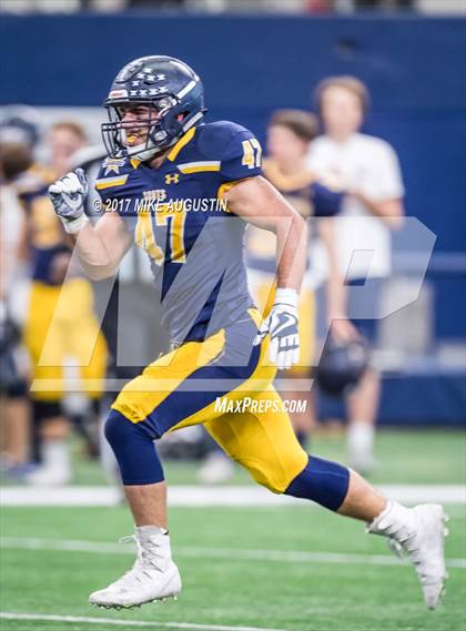 Thumbnail 2 in McKinney North vs. Highland Park (UIL 5A DI Area Playoff) photogallery.