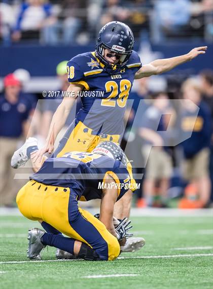 Thumbnail 2 in McKinney North vs. Highland Park (UIL 5A DI Area Playoff) photogallery.