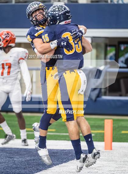 Thumbnail 3 in McKinney North vs. Highland Park (UIL 5A DI Area Playoff) photogallery.