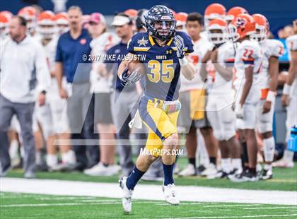 Thumbnail 2 in McKinney North vs. Highland Park (UIL 5A DI Area Playoff) photogallery.