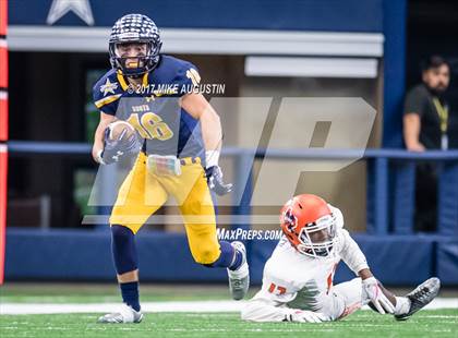Thumbnail 3 in McKinney North vs. Highland Park (UIL 5A DI Area Playoff) photogallery.