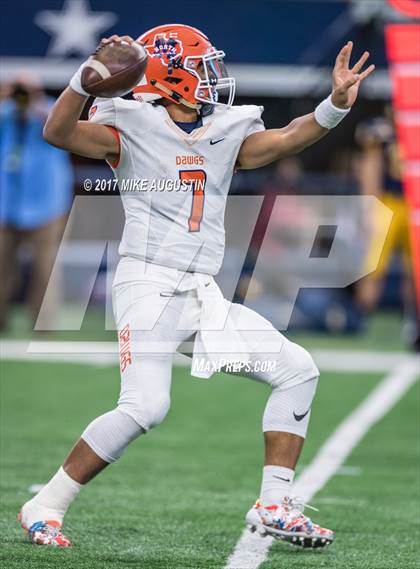 Thumbnail 3 in McKinney North vs. Highland Park (UIL 5A DI Area Playoff) photogallery.