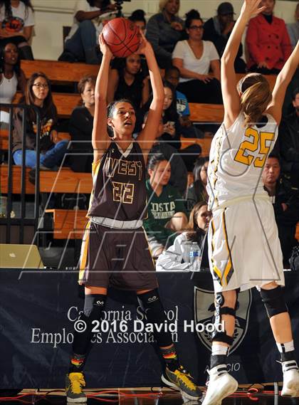 Thumbnail 1 in West vs. Ventura (CIF SS 1AA Final) photogallery.