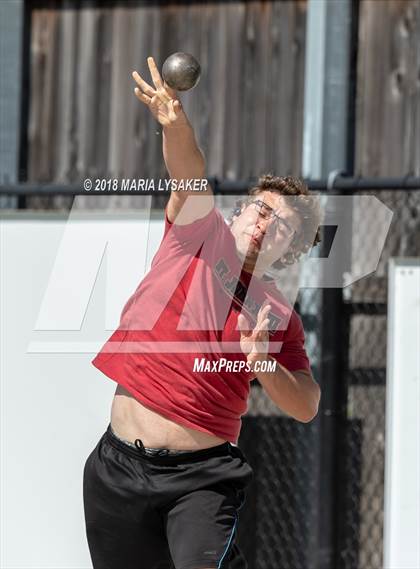 Thumbnail 3 in TAPPS 6A D3 Boys District Track & Field Championships photogallery.