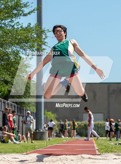 Thumbnail 1 in TAPPS 6A D3 Boys District Track & Field Championships photogallery.