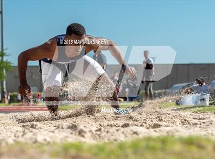 Thumbnail 2 in TAPPS 6A D3 Boys District Track & Field Championships photogallery.