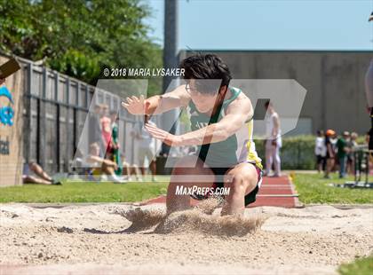 Thumbnail 3 in TAPPS 6A D3 Boys District Track & Field Championships photogallery.