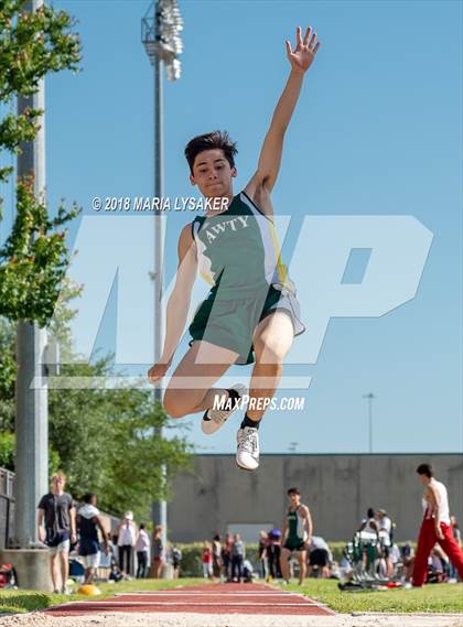 Thumbnail 2 in TAPPS 6A D3 Boys District Track & Field Championships photogallery.
