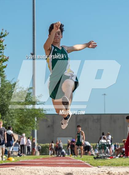 Thumbnail 1 in TAPPS 6A D3 Boys District Track & Field Championships photogallery.