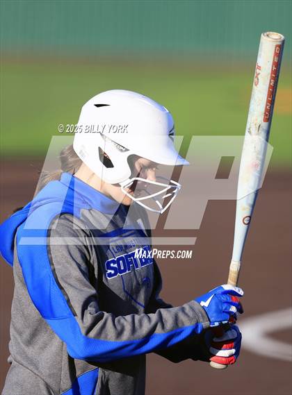Thumbnail 3 in Slocum vs Athens photogallery.