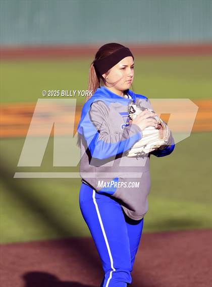 Thumbnail 2 in Slocum vs Athens photogallery.