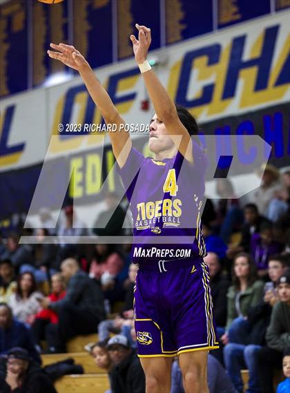 Thumbnail 1 in Lemoore @ Clovis photogallery.