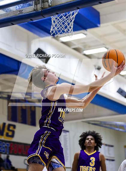 Thumbnail 1 in Lemoore @ Clovis photogallery.