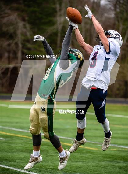 Thumbnail 2 in Dighton-Rehoboth Regional vs. Apponequet Regional photogallery.