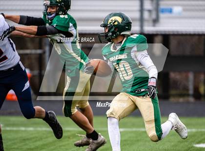 Thumbnail 2 in Dighton-Rehoboth Regional vs. Apponequet Regional photogallery.