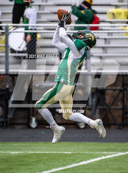 Thumbnail 2 in Dighton-Rehoboth Regional vs. Apponequet Regional photogallery.