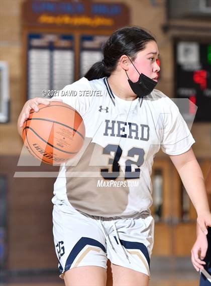 Thumbnail 1 in Forest Lake Christian vs. Elk Grove (Chavez Classic) photogallery.
