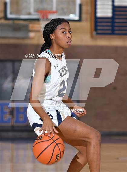 Thumbnail 2 in Forest Lake Christian vs. Elk Grove (Chavez Classic) photogallery.