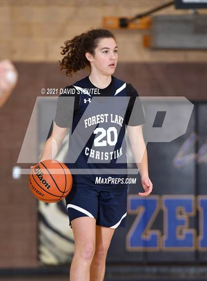 Thumbnail 3 in Forest Lake Christian vs. Elk Grove (Chavez Classic) photogallery.
