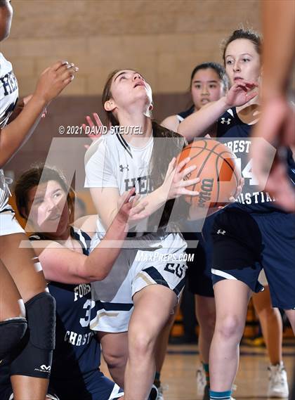 Thumbnail 2 in Forest Lake Christian vs. Elk Grove (Chavez Classic) photogallery.