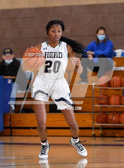 Thumbnail 3 in Forest Lake Christian vs. Elk Grove (Chavez Classic) photogallery.
