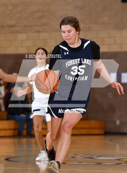 Thumbnail 3 in Forest Lake Christian vs. Elk Grove (Chavez Classic) photogallery.