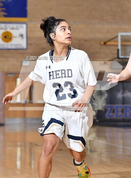 Thumbnail 2 in Forest Lake Christian vs. Elk Grove (Chavez Classic) photogallery.