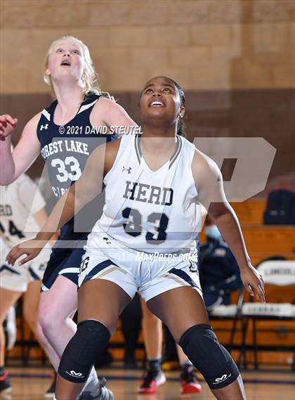 Thumbnail 3 in Forest Lake Christian vs. Elk Grove (Chavez Classic) photogallery.