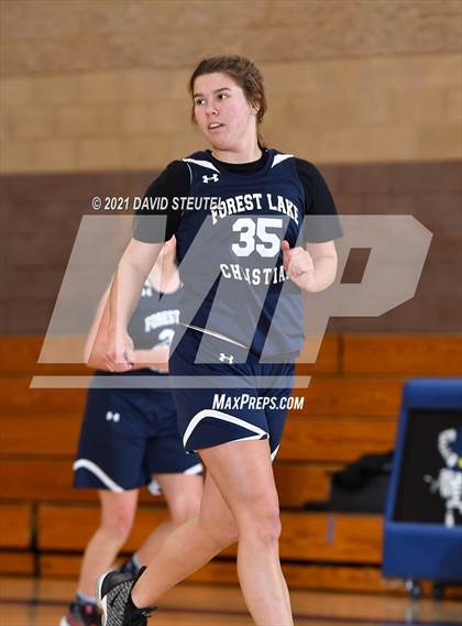 Thumbnail 3 in Forest Lake Christian vs. Elk Grove (Chavez Classic) photogallery.