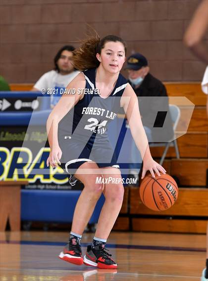 Thumbnail 2 in Forest Lake Christian vs. Elk Grove (Chavez Classic) photogallery.