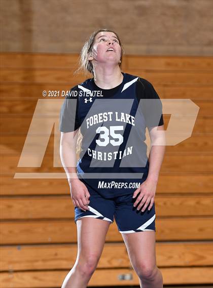 Thumbnail 3 in Forest Lake Christian vs. Elk Grove (Chavez Classic) photogallery.