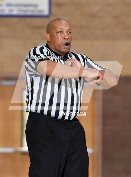 Thumbnail 1 in Forest Lake Christian vs. Elk Grove (Chavez Classic) photogallery.