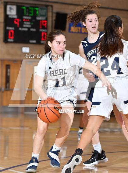 Thumbnail 3 in Forest Lake Christian vs. Elk Grove (Chavez Classic) photogallery.