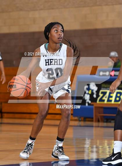 Thumbnail 2 in Forest Lake Christian vs. Elk Grove (Chavez Classic) photogallery.