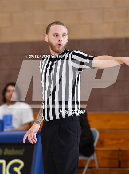 Thumbnail 2 in Forest Lake Christian vs. Elk Grove (Chavez Classic) photogallery.
