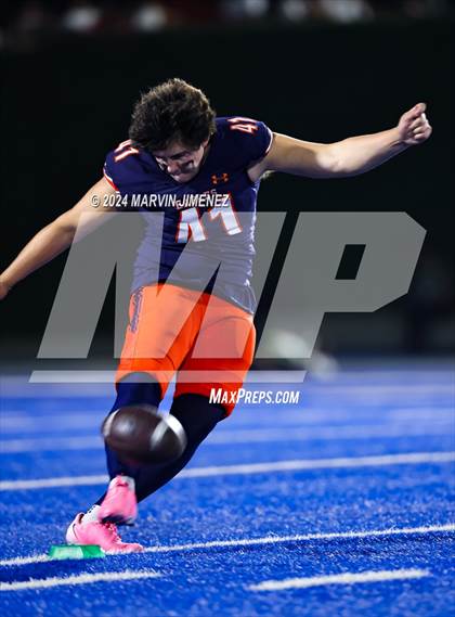 Thumbnail 1 in Sierra Canyon vs Chaminade photogallery.