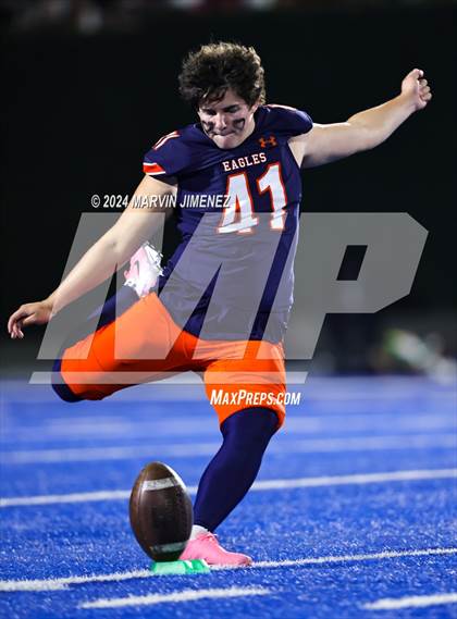 Thumbnail 1 in Sierra Canyon vs Chaminade photogallery.