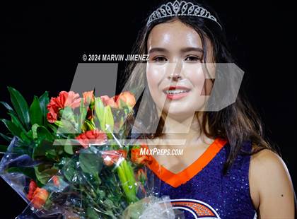 Thumbnail 1 in Sierra Canyon vs Chaminade photogallery.