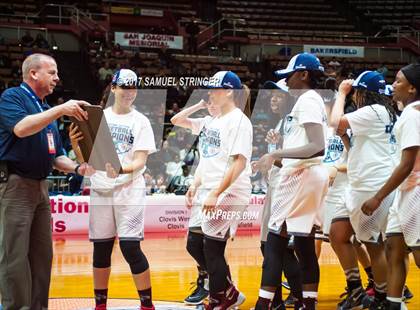 Thumbnail 2 in Bakersfield vs. Independence (CIF CS D2 Final) photogallery.