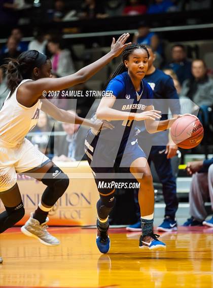 Thumbnail 3 in Bakersfield vs. Independence (CIF CS D2 Final) photogallery.