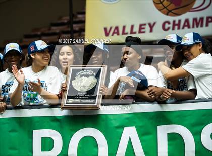 Thumbnail 2 in Bakersfield vs. Independence (CIF CS D2 Final) photogallery.