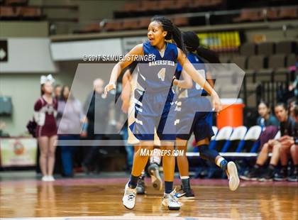 Thumbnail 1 in Bakersfield vs. Independence (CIF CS D2 Final) photogallery.