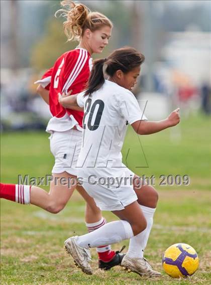 Thumbnail 2 in Glendora vs. Arrowhead Christian photogallery.