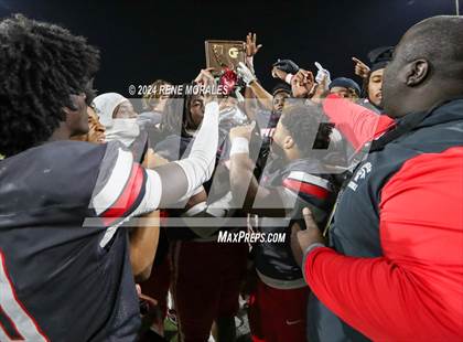 Thumbnail 2 in St. Augustine vs St. Pius X-St. Matthias Academy (CIF State Bowl Regional Final Div 4-A) photogallery.
