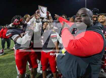 Thumbnail 3 in St. Augustine vs St. Pius X-St. Matthias Academy (CIF State Bowl Regional Final Div 4-A) photogallery.