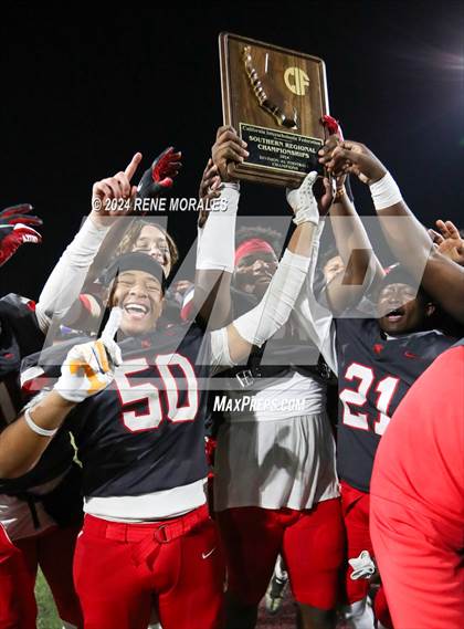 Thumbnail 3 in St. Augustine vs St. Pius X-St. Matthias Academy (CIF State Bowl Regional Final Div 4-A) photogallery.