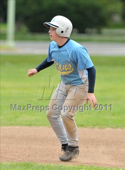 Thumbnail 2 in Burbank vs. San Juan (Land Park Easter Tournament) photogallery.